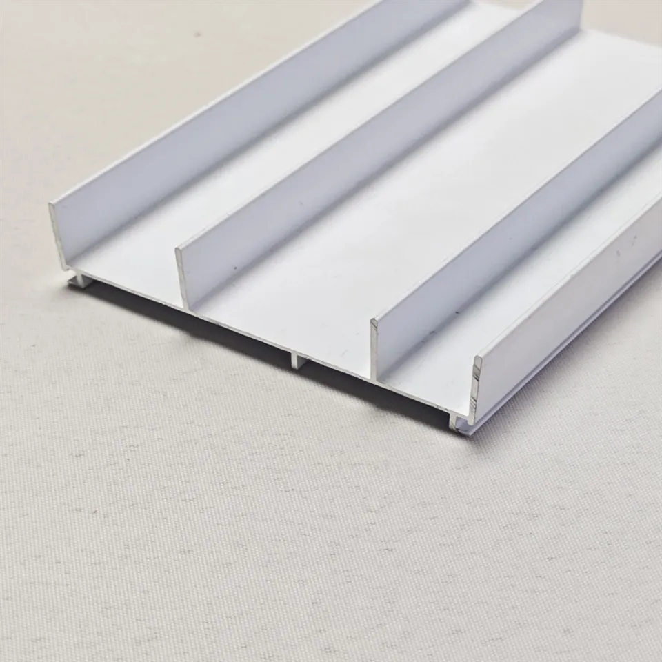 Jauheruiskutetut alumiiniprofiilit Tavallinen ruiskutus